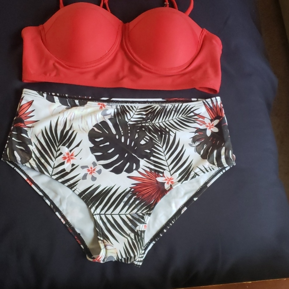 Bandeau With Tropical Bikini Set